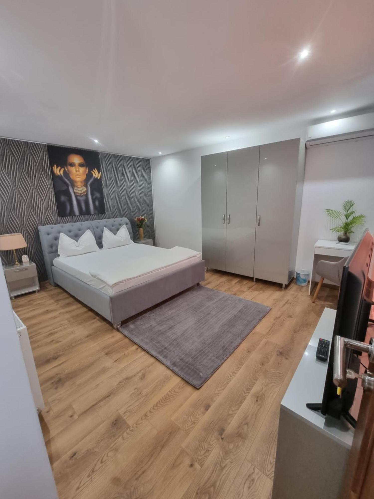 Casa Petcu Hotel Craiova Ngoại thất bức ảnh